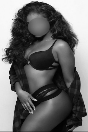 April Sparkles full of life 23 years old - models escort